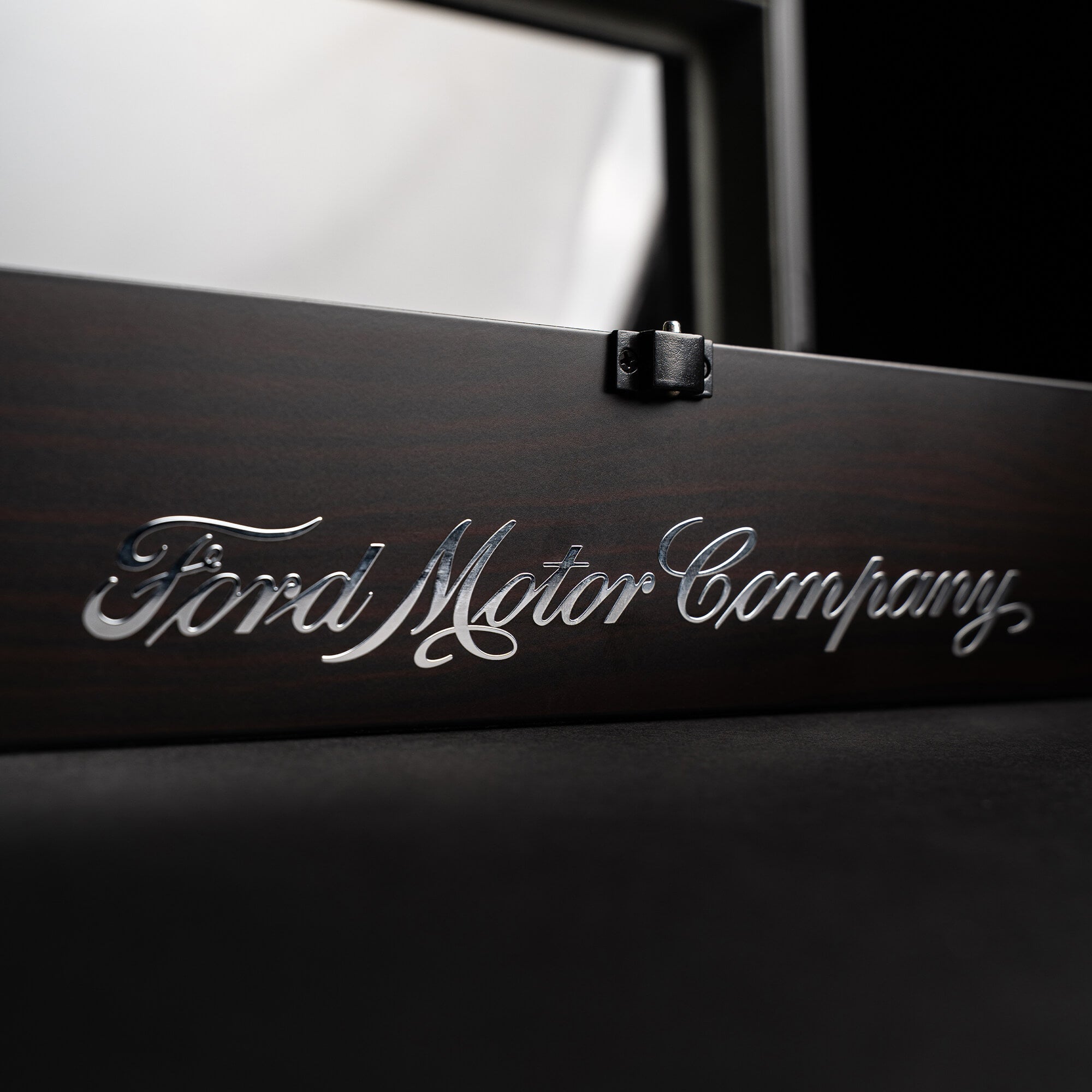Ford .com Ebony 5 Watch Holder