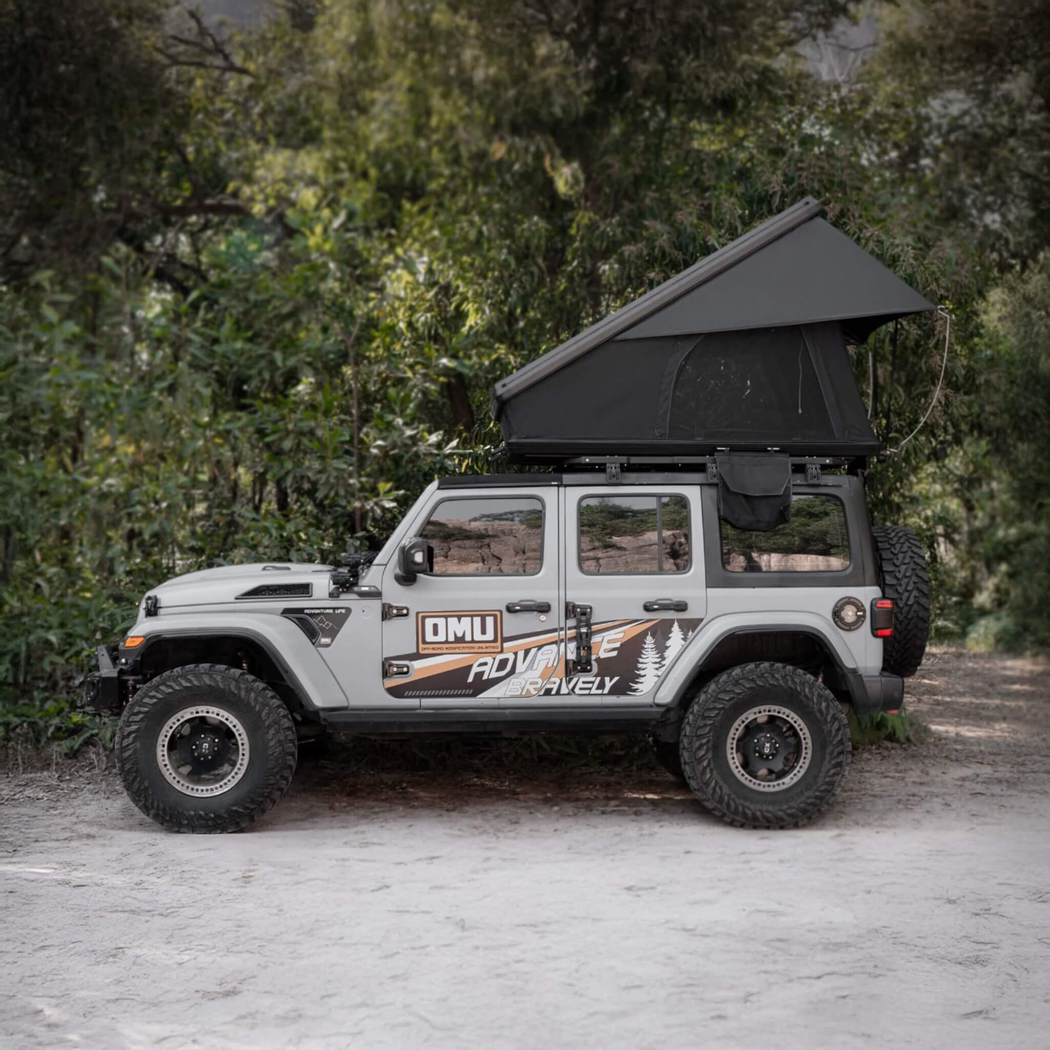 Trailora Altitude Heavy-Duty Hard-Shell Rooftop Tent With Ladder | 2-3 Person