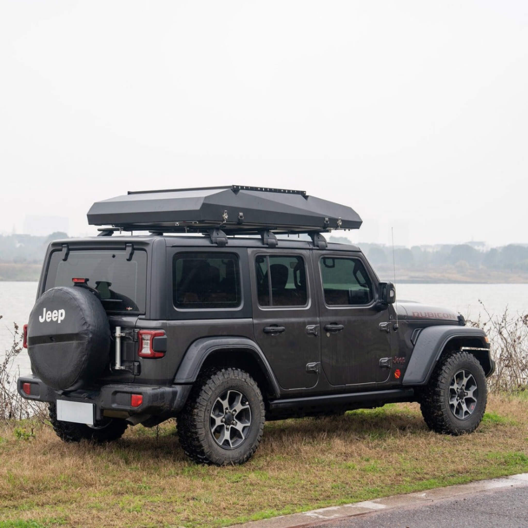 Naturnest Sirius 2 Premium 2XL 3-Person Clamshell Rooftop Tent